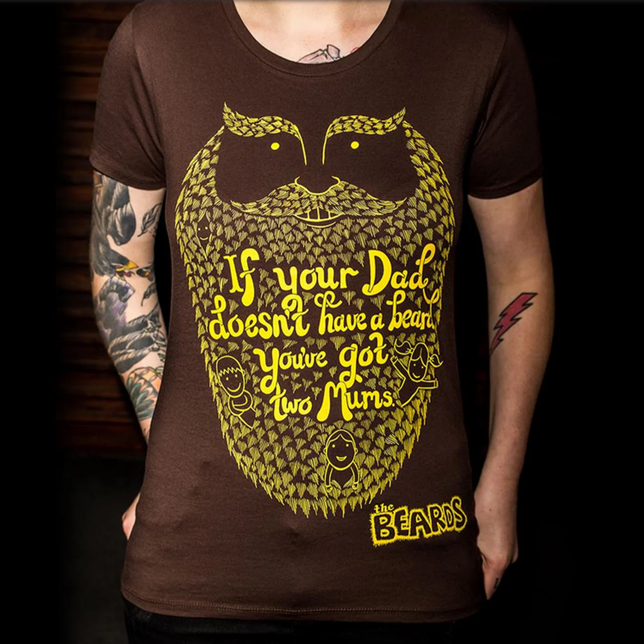 "Two Mums" Brown T-Shirt - Image 4